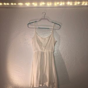 ✨white spaghetti strapped dress